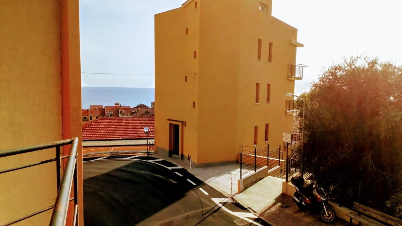 Apartamento Casa di Claude con posto auto Finale Ligure Exterior foto