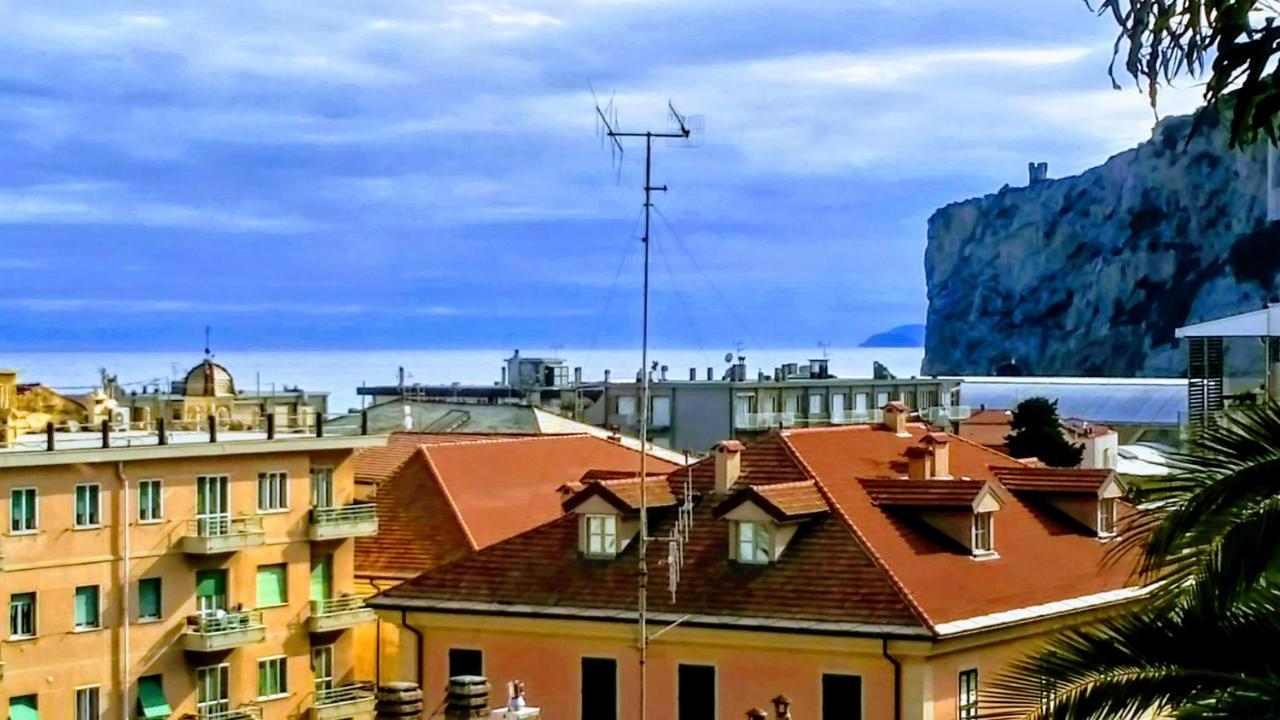 Apartamento Casa di Claude con posto auto Finale Ligure Exterior foto
