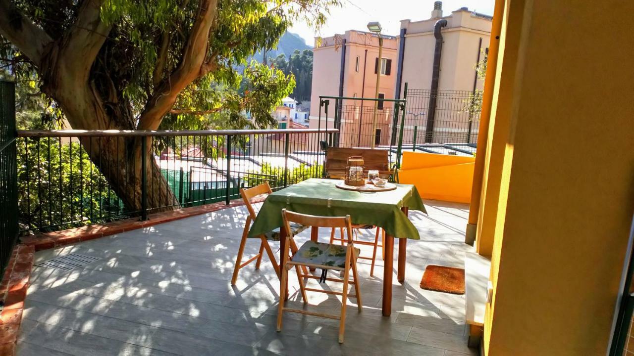Apartamento Casa di Claude con posto auto Finale Ligure Exterior foto